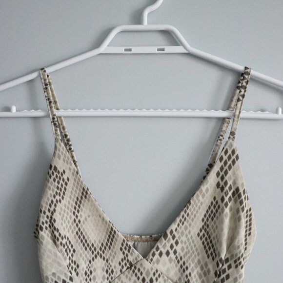 Missguided Women's Sz 4 Beige/Brown Snakeskin V-Neck One Piece Stretch Bodysuit - Picture 3 of 13